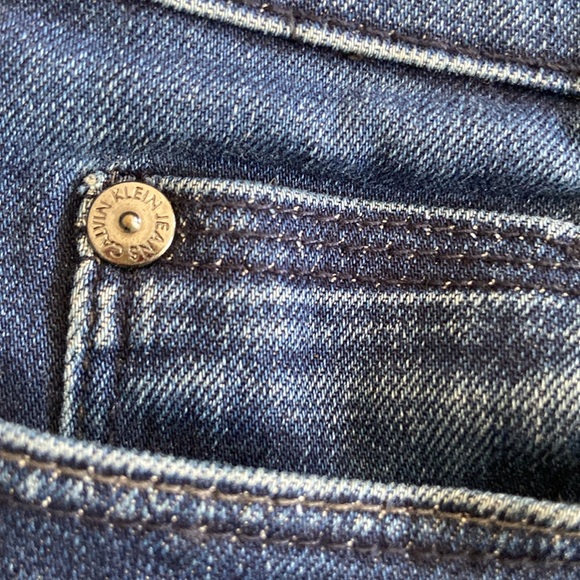 Calvin Klein Dark Wash Modern Bootcut Raw Edge Denim Classic Style Jeans  3464 - Picture 10 of 11